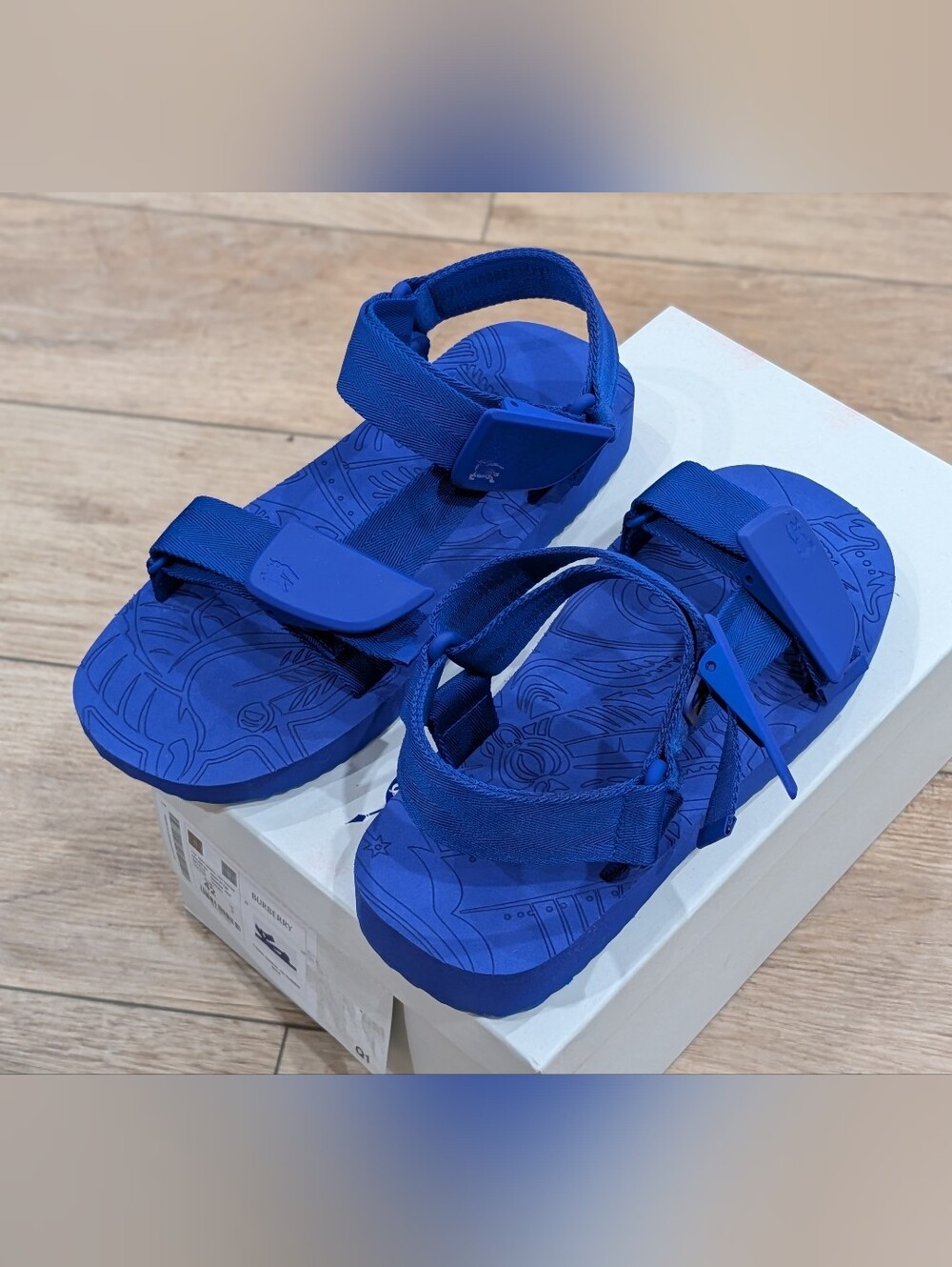 $890 Mens BURBERRY "Trek" Debossed Logo Strap Sandals Blue 42 US 9